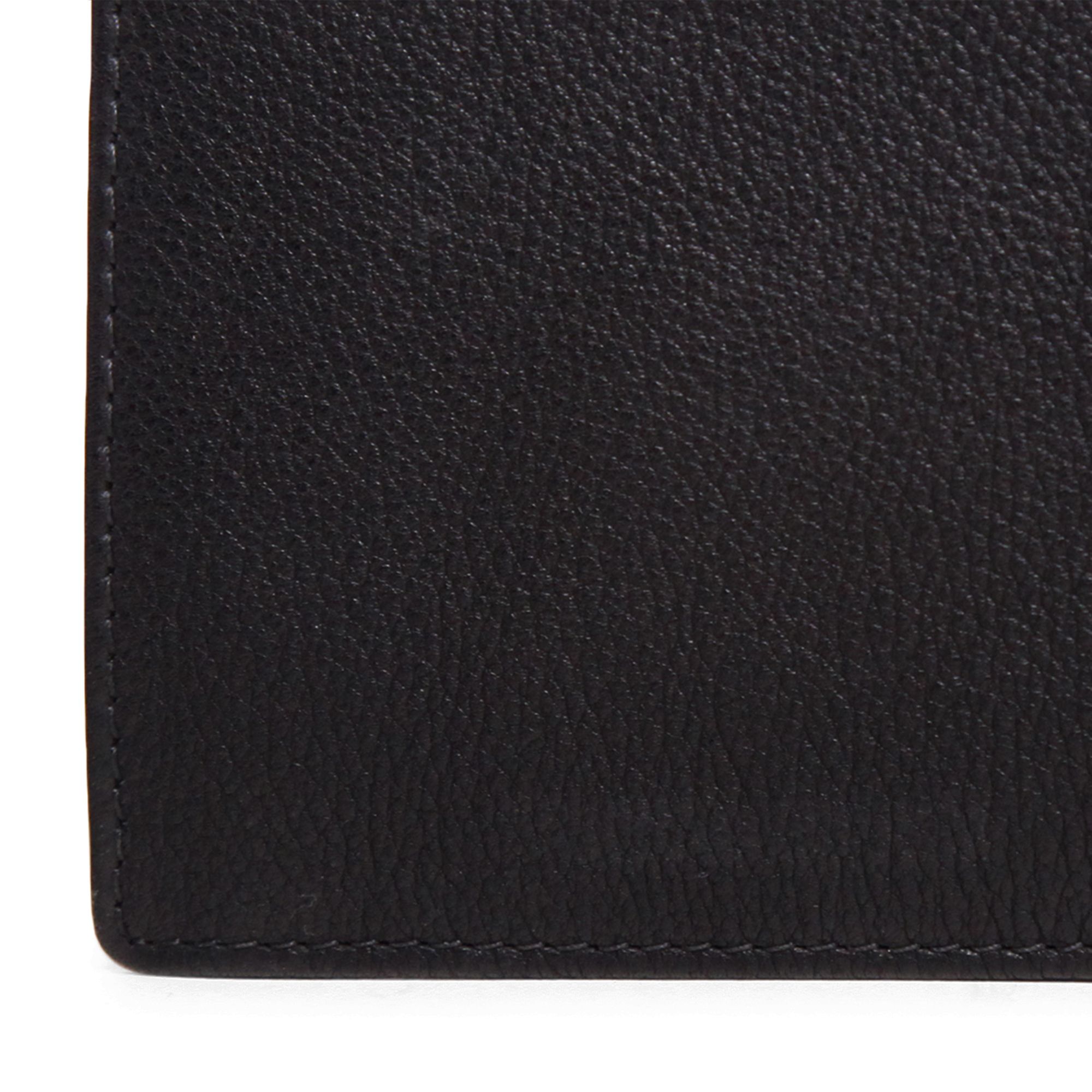 Black bifold leather wallet for men