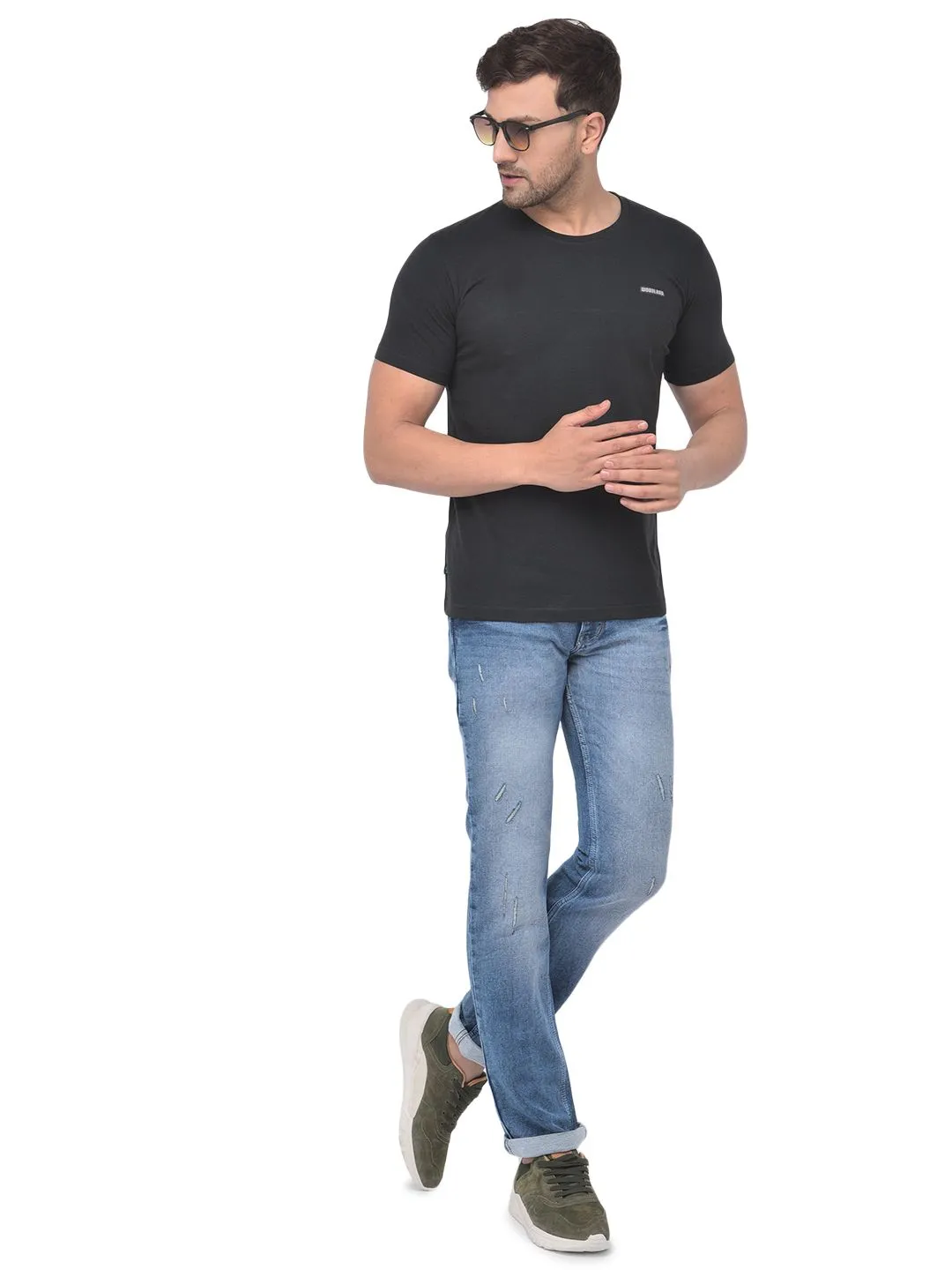 black-t-shirt-for-men-3