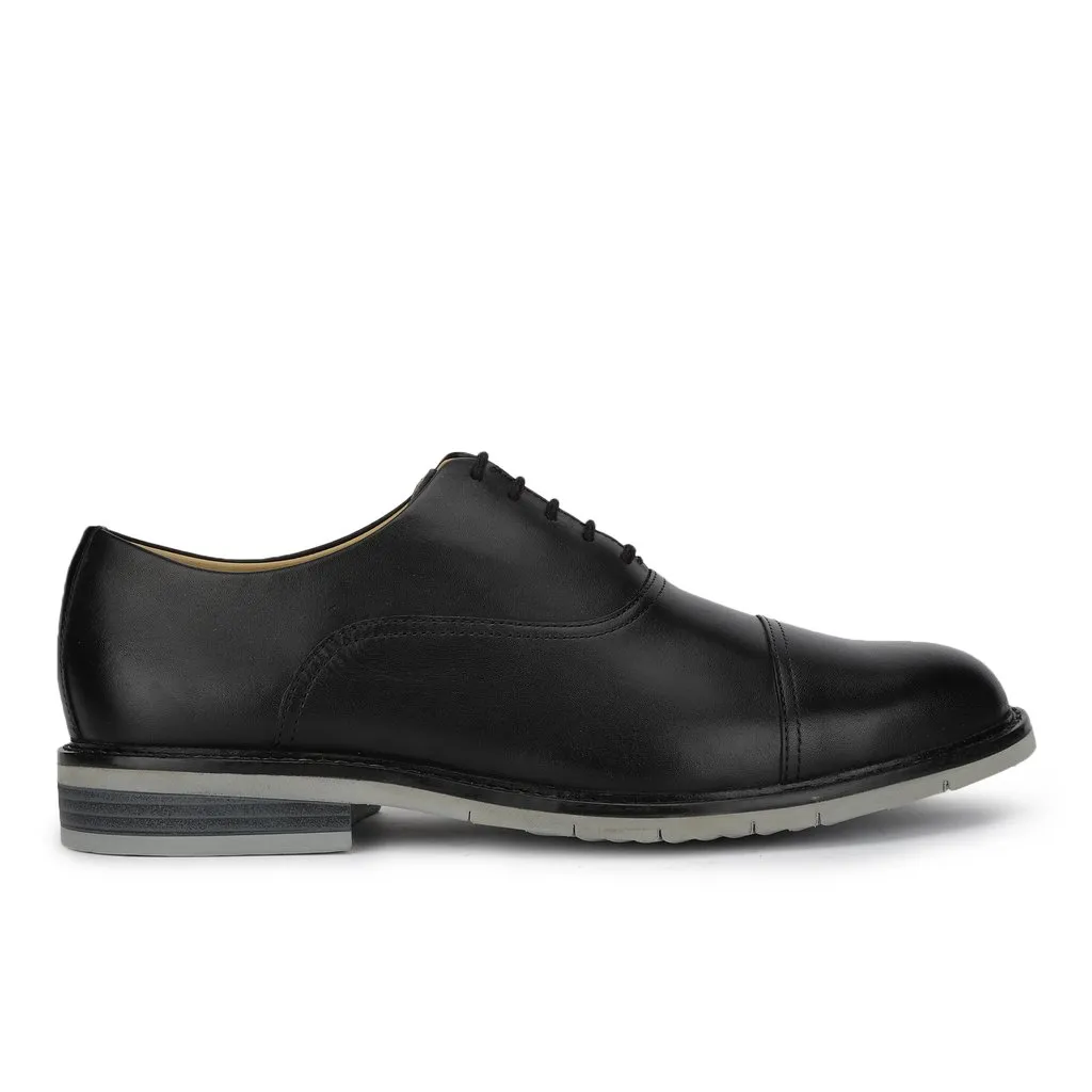 Woods Classic Black Leather Oxford Shoe for Men - Image 1