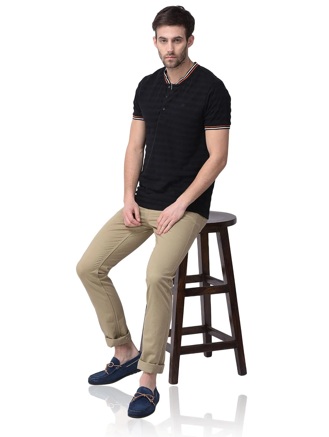 black-t-shirt-for-men-4